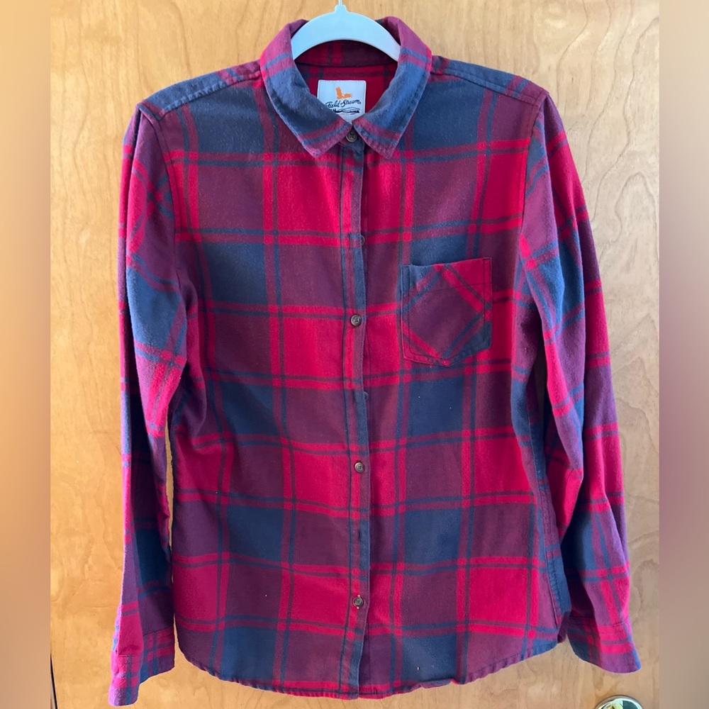 Women’s Field and Stream Button Down Shirt Size Medium